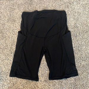 Maternity biker shorts